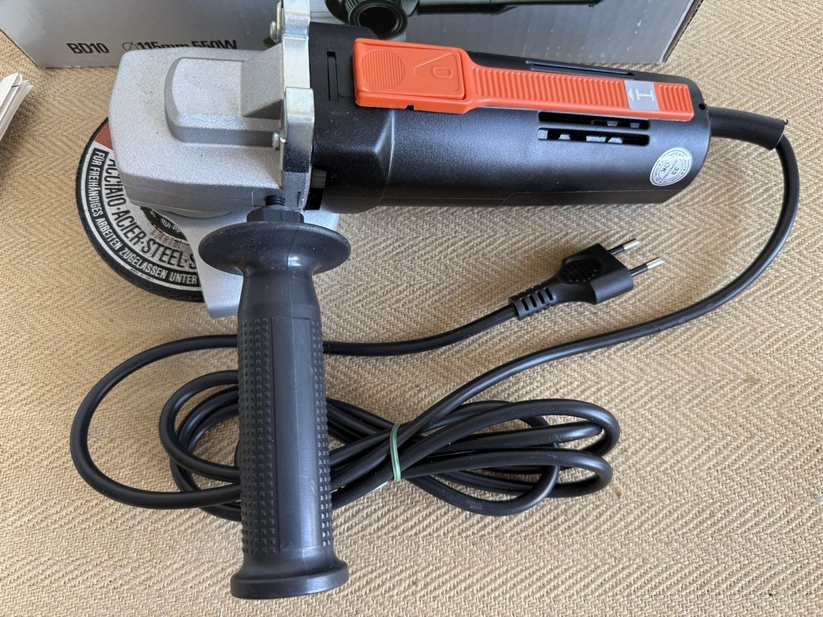 Schleifen & Polieren: Black & Decker Einhand Winkelschleifer BD10 NEUWERTIG  – Gebraucht aus Konolfingen von petzipetz 1