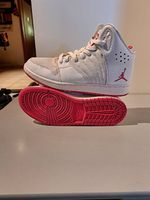 Nike Air Jordan Schuhe, Gr. 38.5, Weiss/Pink, Top Zustand!