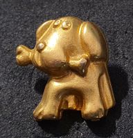 GG386 - 3D Pin Hund mit Knochen