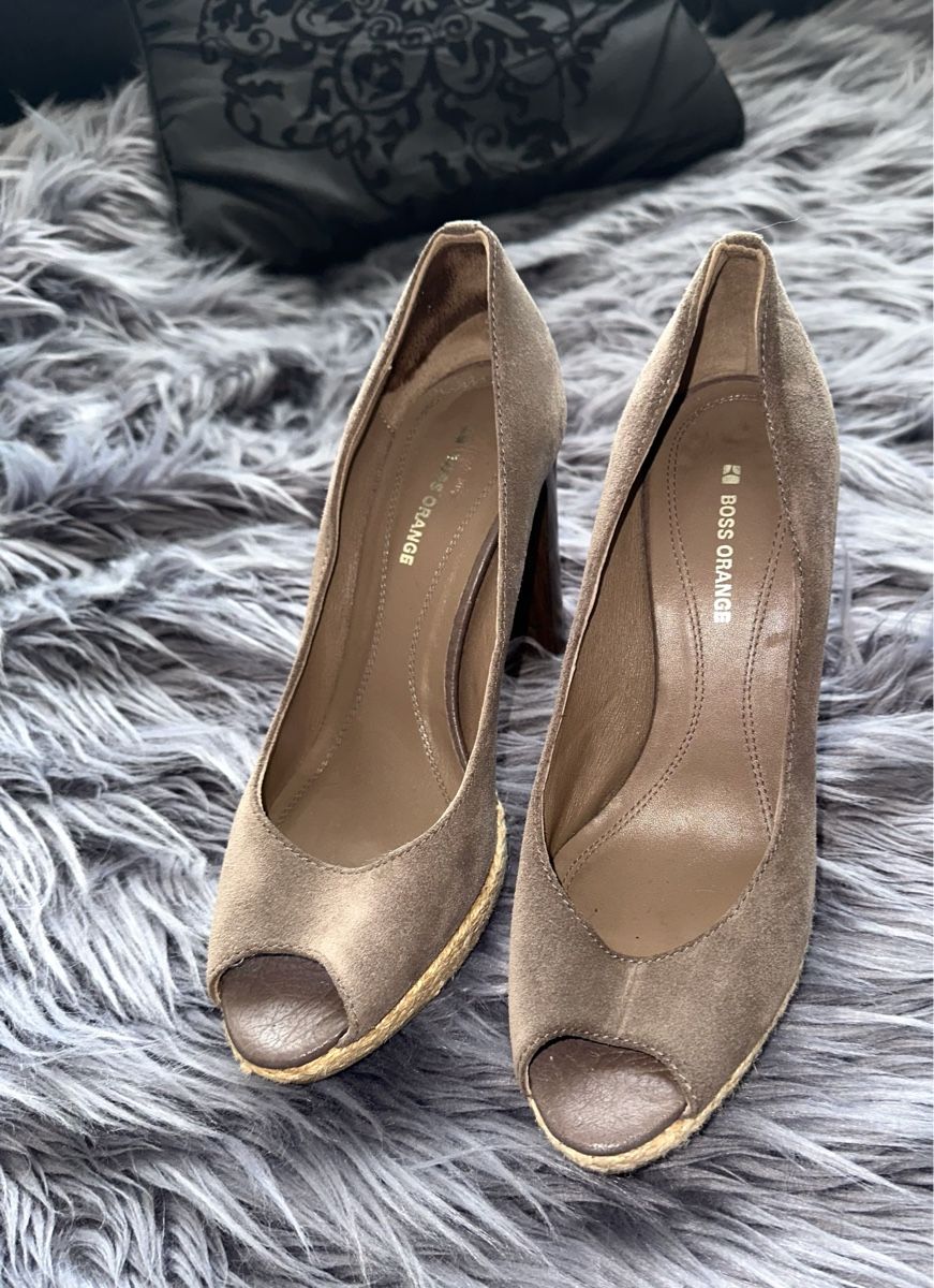 Hugo Boss Scarpe da donna: HUGO BOSS ORANGE PUMPS GR. 38 – Usato da Unteraegeri venduto da MH203 1