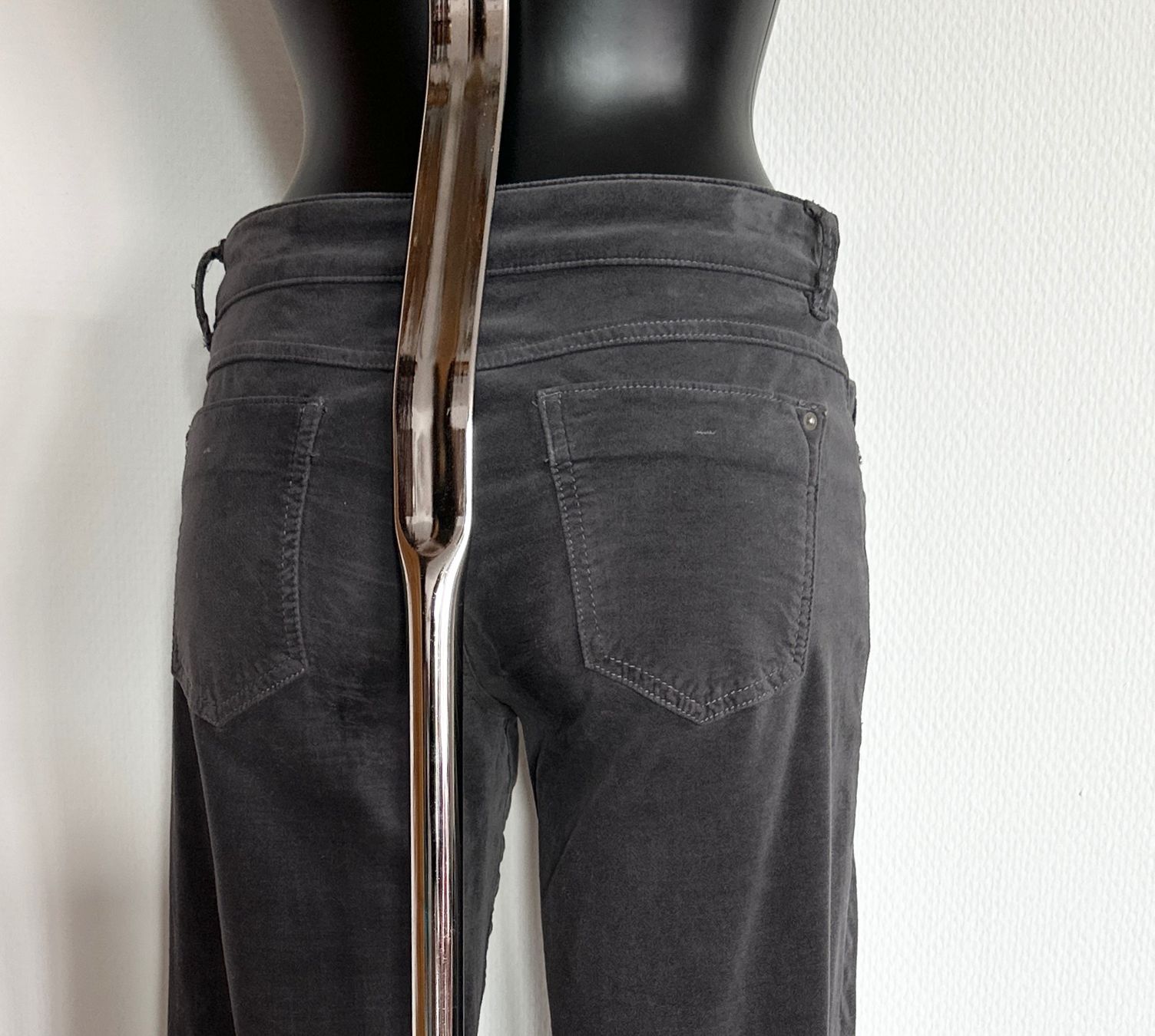 Marc O'Polo Hosen: Gr 34 Marc O'Polo Samthose TOP Hose Samt – Gebraucht aus Rickenbach b. Wil von sunneschii_ 7