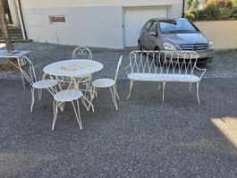 Gartentisch Set Metall weiss mit 4 Stuehlen und 1 Bank 