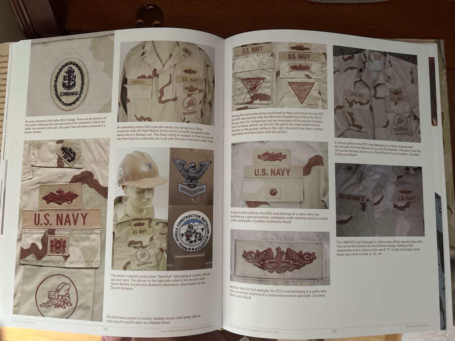 Patches: Buch Desert Uniforms Patches Insignia US Armed Forces – Neu (gemäss Beschreibung) aus Hausen am Albis von MACV62 2