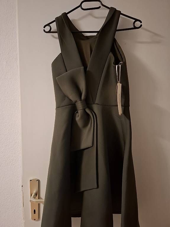 Robes: Kleid elegant neu – D'occasion à Münchenstein par Salvis_68 1