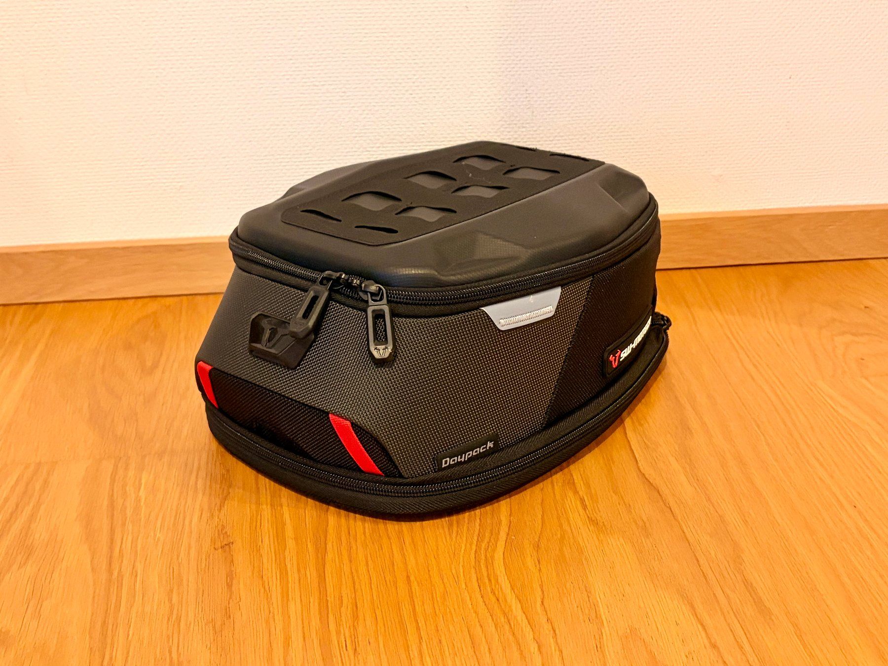 SW-Motech Zaini: SW-MOTECH Tankrucksack Quick-Lock PRO Daypack 5-8 Liter – Usato da Lufingen venduto da th__m8k2 1