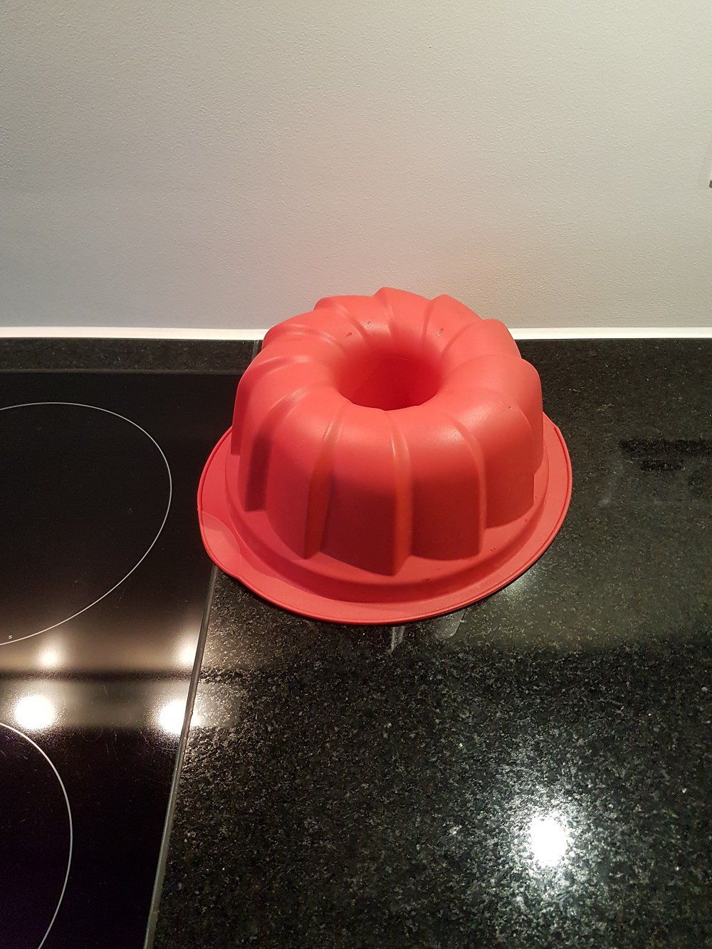 Tupperware Teglie da forno: Tupperware Gugelhupf Form Silikon Backen Kuchen Kochen – Usato da Oberentfelden venduto da Creapoint 2