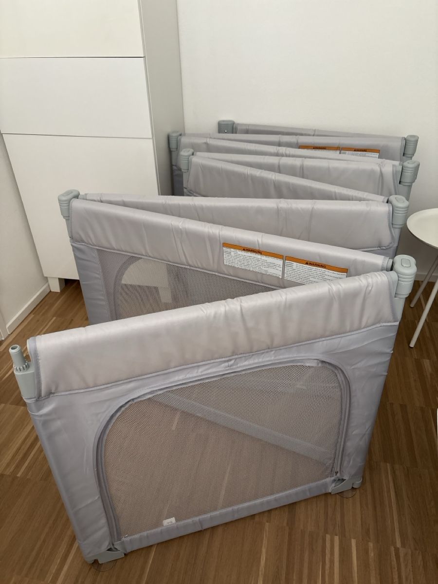 Lauf- & Sicherungsgitter: Laufstall 150 x 180 cm Grau  – Neu (gemäss Beschreibung) aus Zug von hei_p7yk