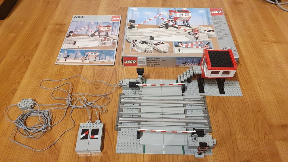 LEGO Eisenbahn 12V Bahnübergang 7866 OVP system (Gebraucht) in ...