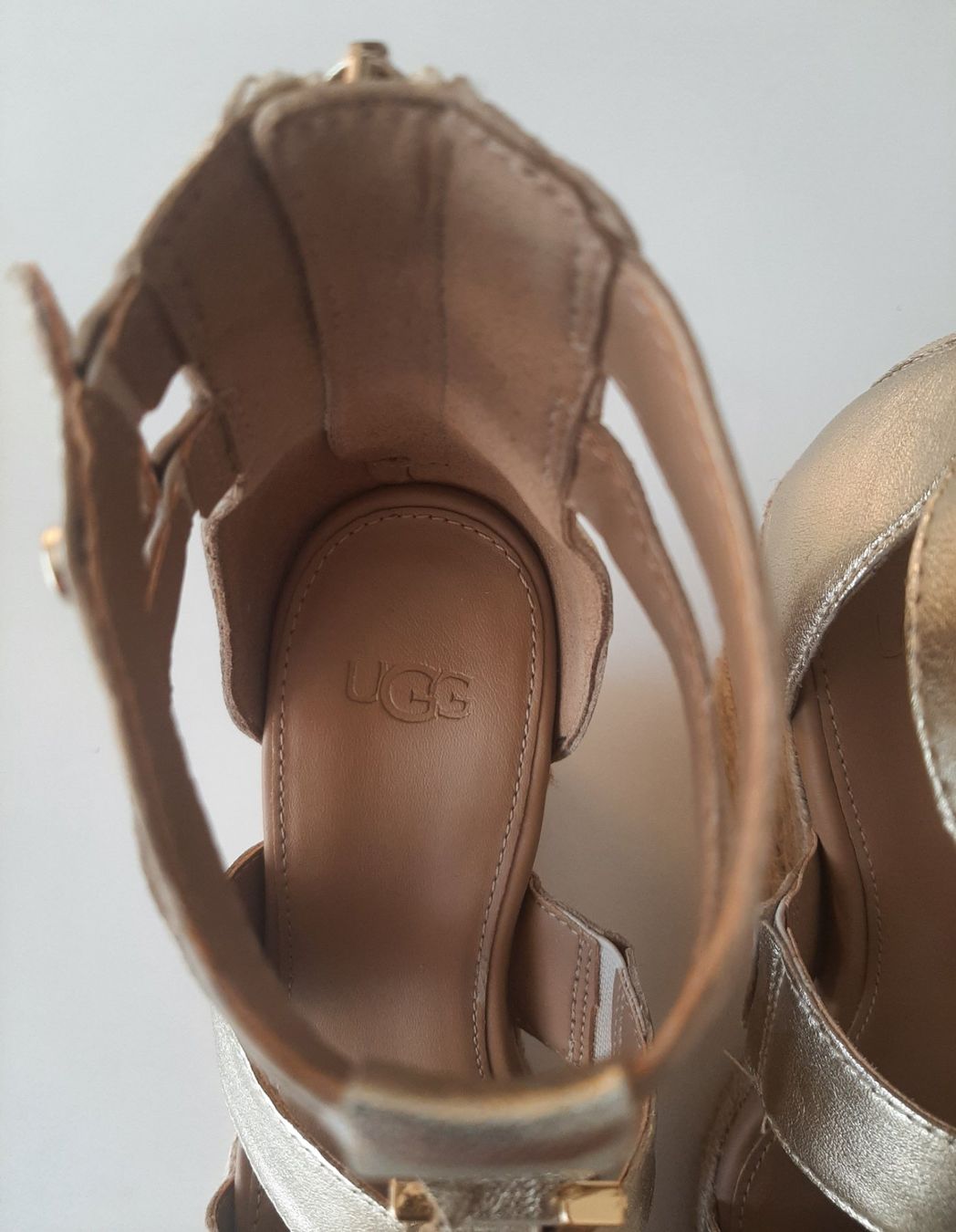 Ugg Scarpe da donna: Sandales compensées dorées Ugg 36 – Usato da Chêne-Bourg venduto da chsandra34 4