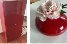 Rote Möbel mit Vase