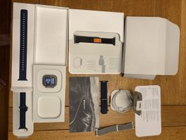Apple Watch Ultra 49mm Titan Gehäuse mit Zubehör