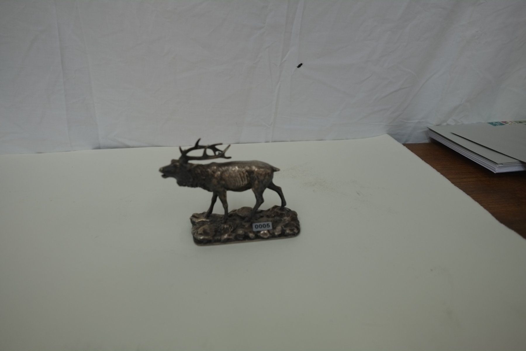 Statuette: Cerf bramant – Usato da Puidoux venduto da tasbiencompris