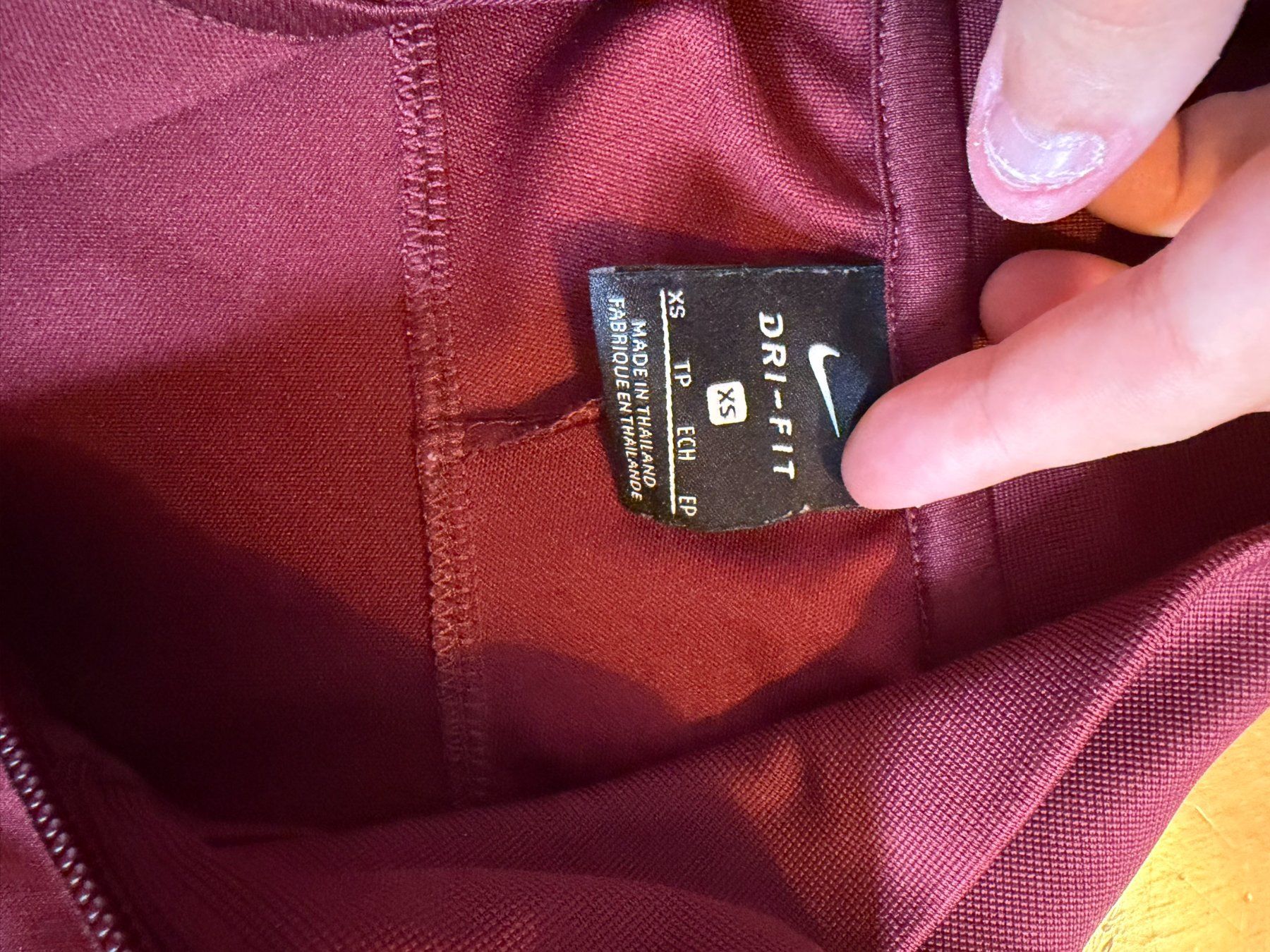 Jacken: Veste à capuche AS Roma Nike bordeaux – Gebraucht aus Genève von rij_7zrr 2