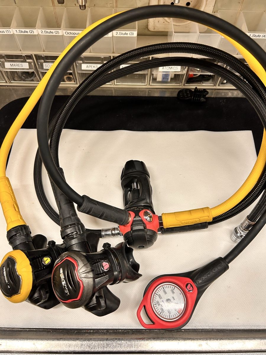 Apeks Respiratori & Giubbotti: Apeks Flight Yoke Anschluss – Usato da Muttenz venduto da Venturi75