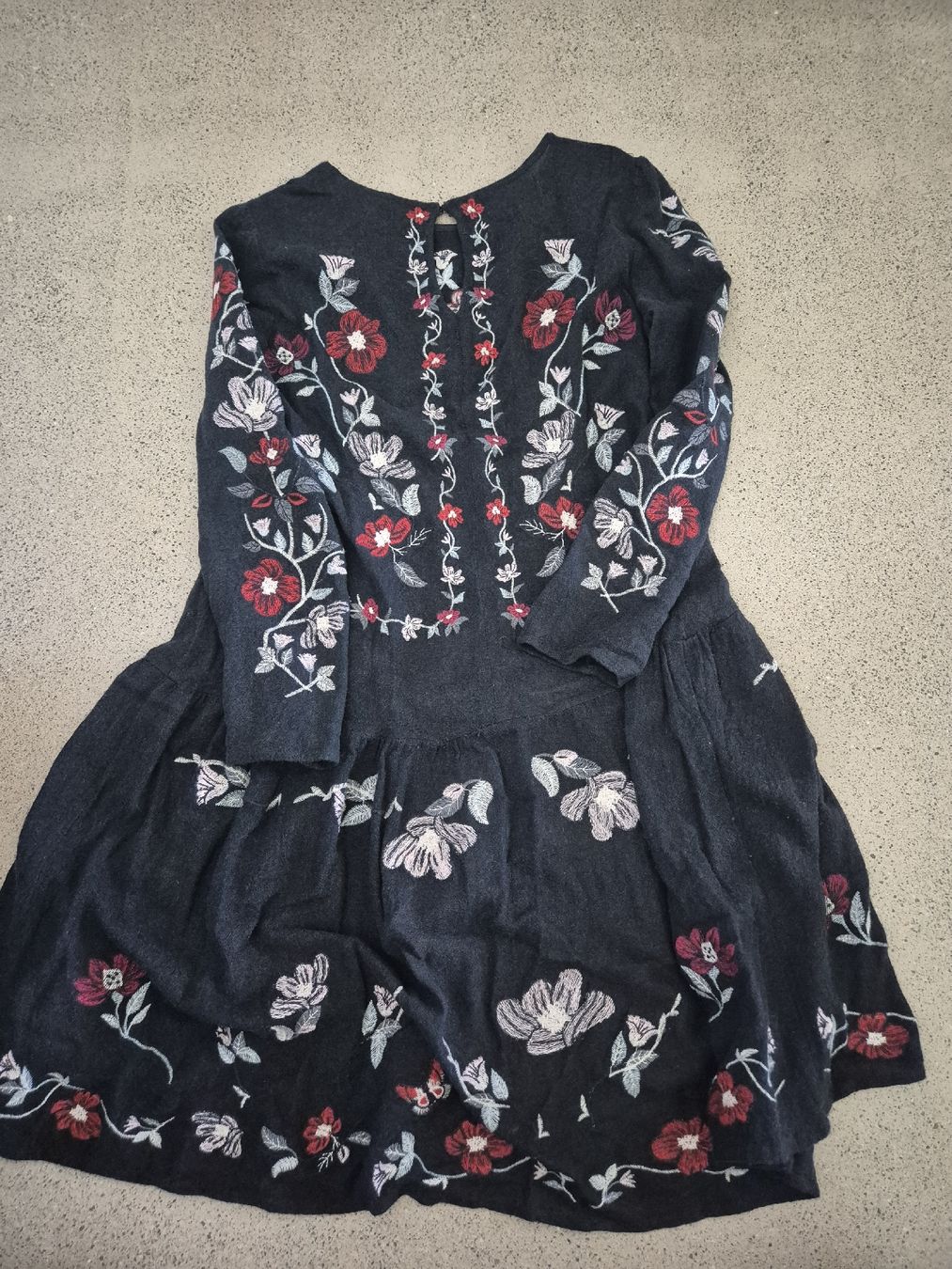 Zara Robes: Tolles besticktes Kleid – D'occasion à Schlieren par nat_76vd 2
