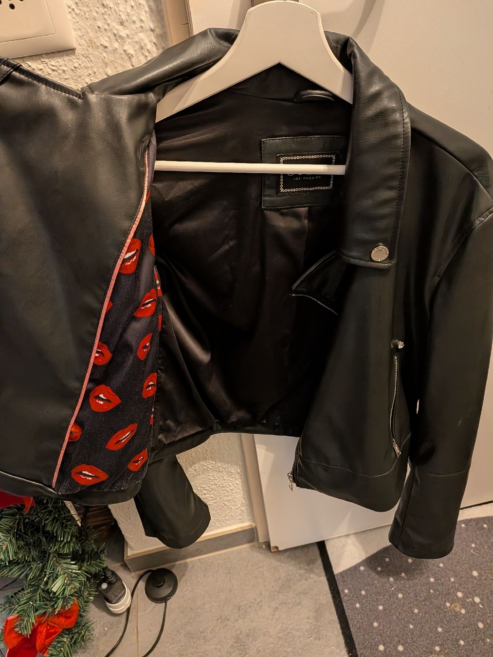 Guess Jacken: Original GUESS Lederjacke – Neu (gemäss Beschreibung) aus Neuhausen von eliana2 2