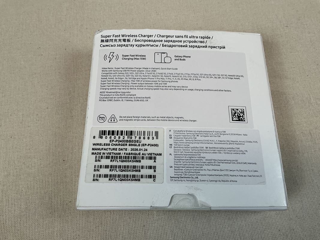 Caricabatterie: Samsung Super Fast Wireless Charger 15W – Nuovo (secondo la descrizione) da Richterswil venduto da Restwert_Richterswil 4