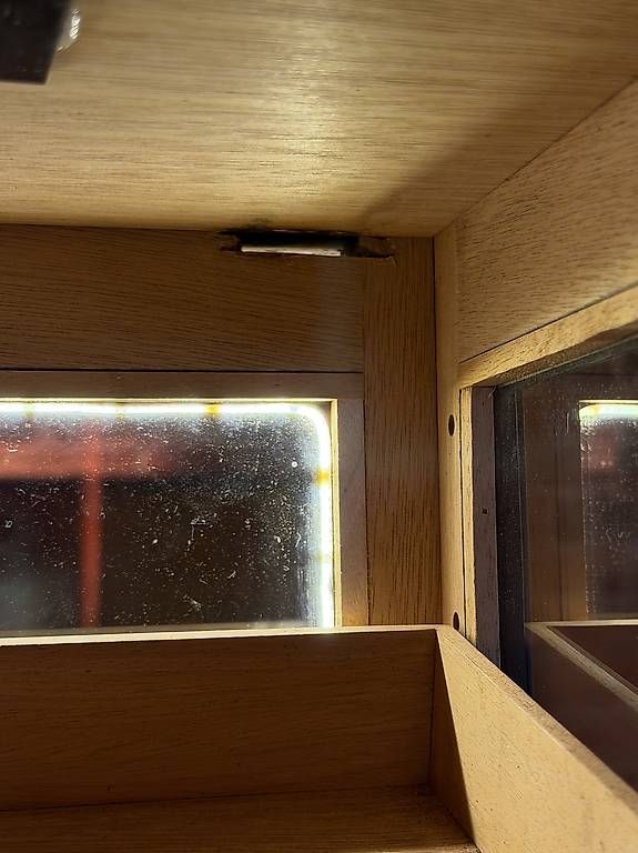 Humidor per sigari: Humidor – Usato da Flawil venduto da KeJuNe 3