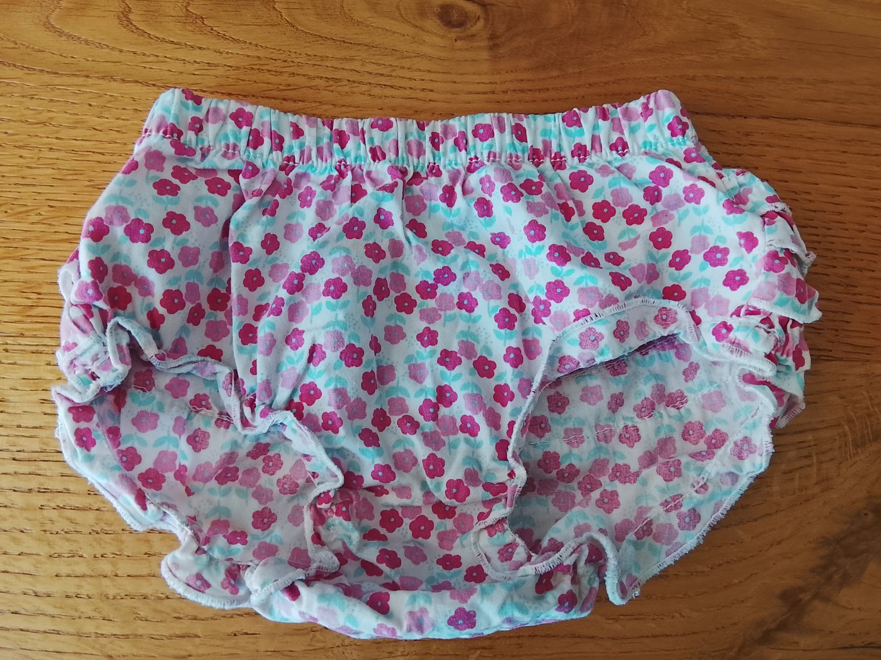H&M Pantaloni: Hose Gr. 62 – Usato da St. Gallen venduto da Okonomyiaki