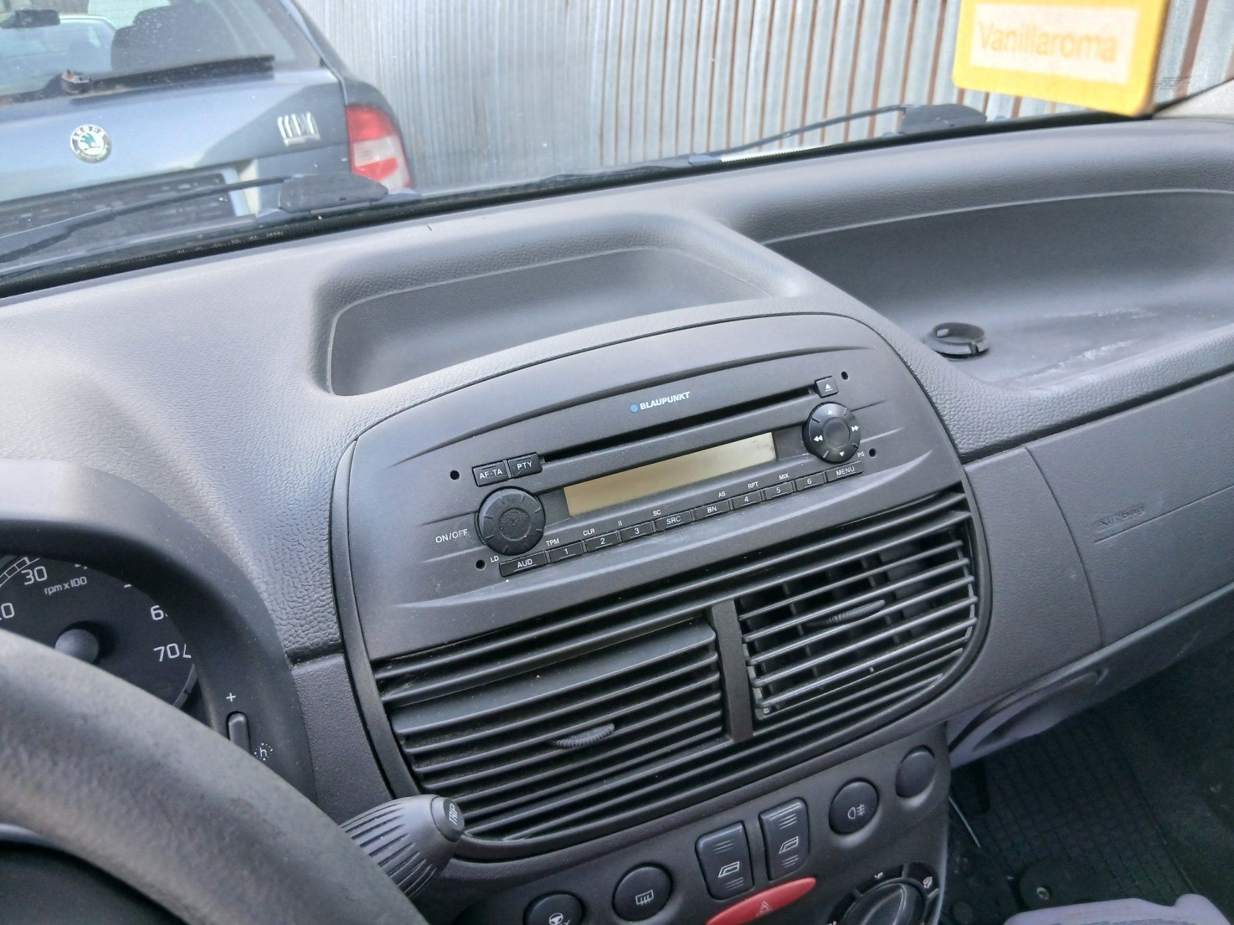 Fiat Automobili: Fiat Punto ab Platz, defekt. – Difettoso da Leibstadt venduto da Manutech 5
