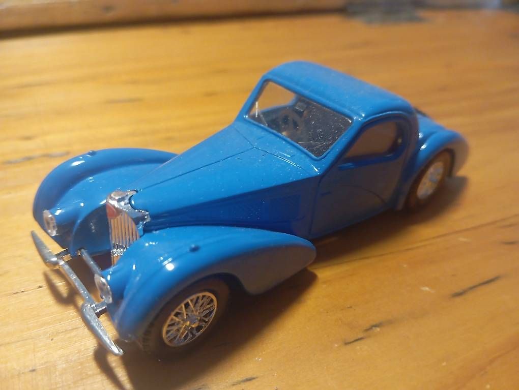 Bugatti Modellautos: 1939 Bugatti 57 S – Gebraucht aus Basel von Petergunn