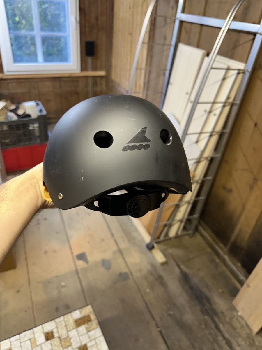 Caschi: Skating helm verstellbar ab 1.- – Usato da Gasel venduto da AjguenS 1