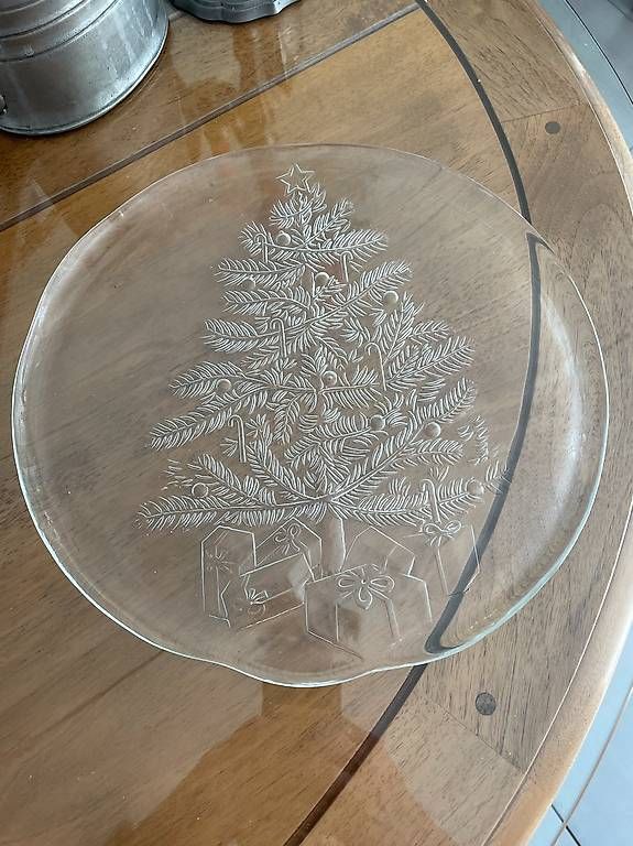 Piatti di portata: Glasplatte mit Tannenbaum-Motiv – Usato da Gelterkinden venduto da RemoViscardi