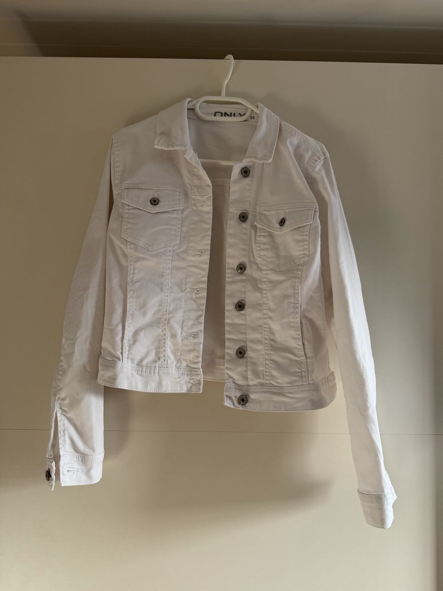 Only Giacche: Veste jeans – Usato da Montsevelier venduto da Duna2210