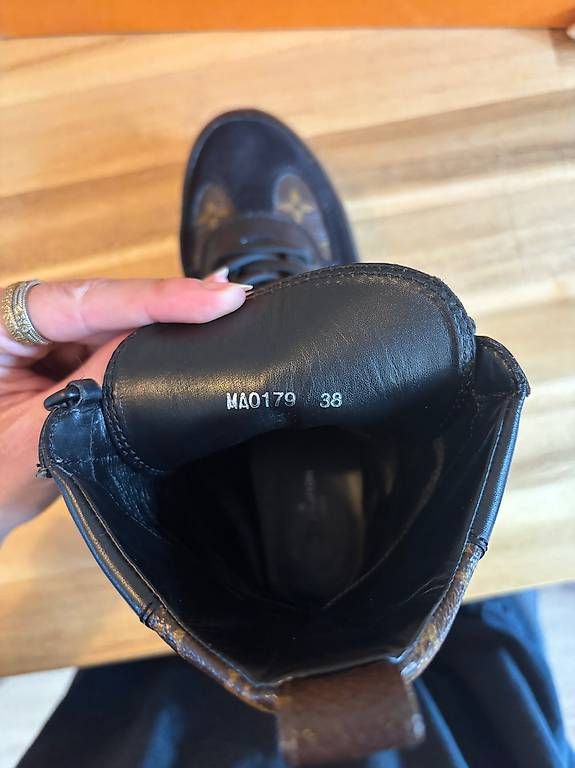 Scarpe da donna: Louis Vuitton Laureate Desert Boot Grösse 38 – Usato da Wattenwil venduto da flu_6v27 3