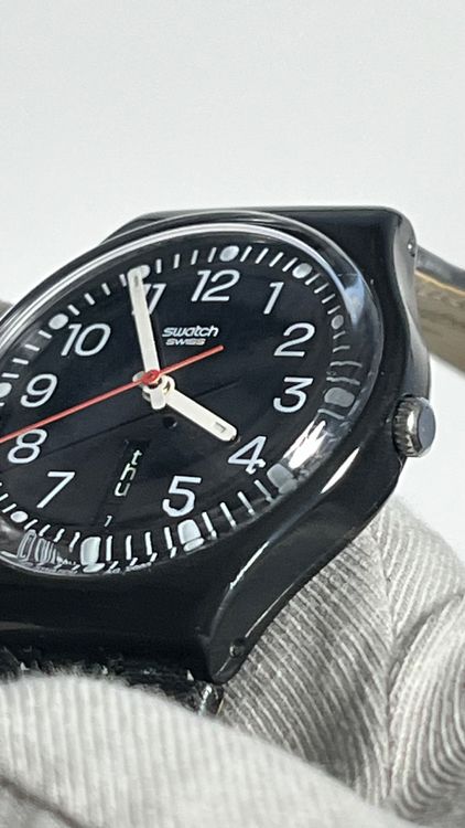Klassische Swatch Uhr Gent, schwarzes Lederarmband, Top Z... 8