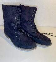 Schnürstiefel