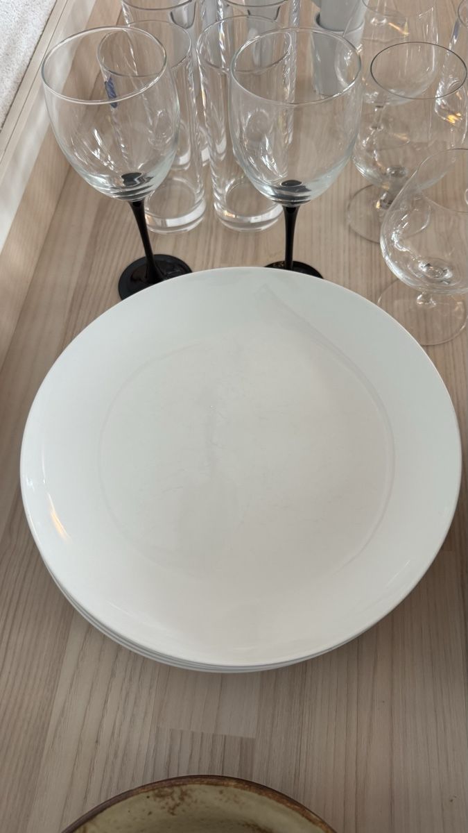 Set di piatti: Viel Geschirr und Gläser Set – Usato da Pfäffikon zh venduto da Jiim7 6