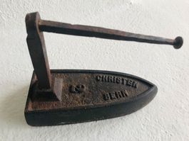 Antikes Bügeleisen