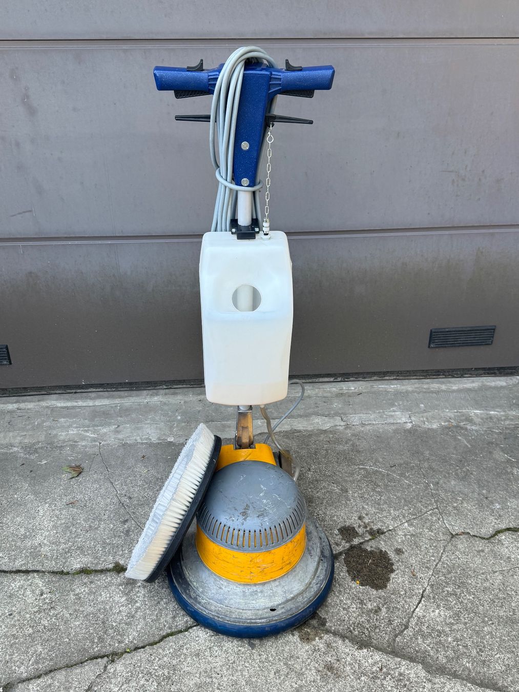Tutte le macchine: Einscheibmaschine (taski Wetrok cleanfix) – Usato da Brugg venduto da Vwtiguan1-