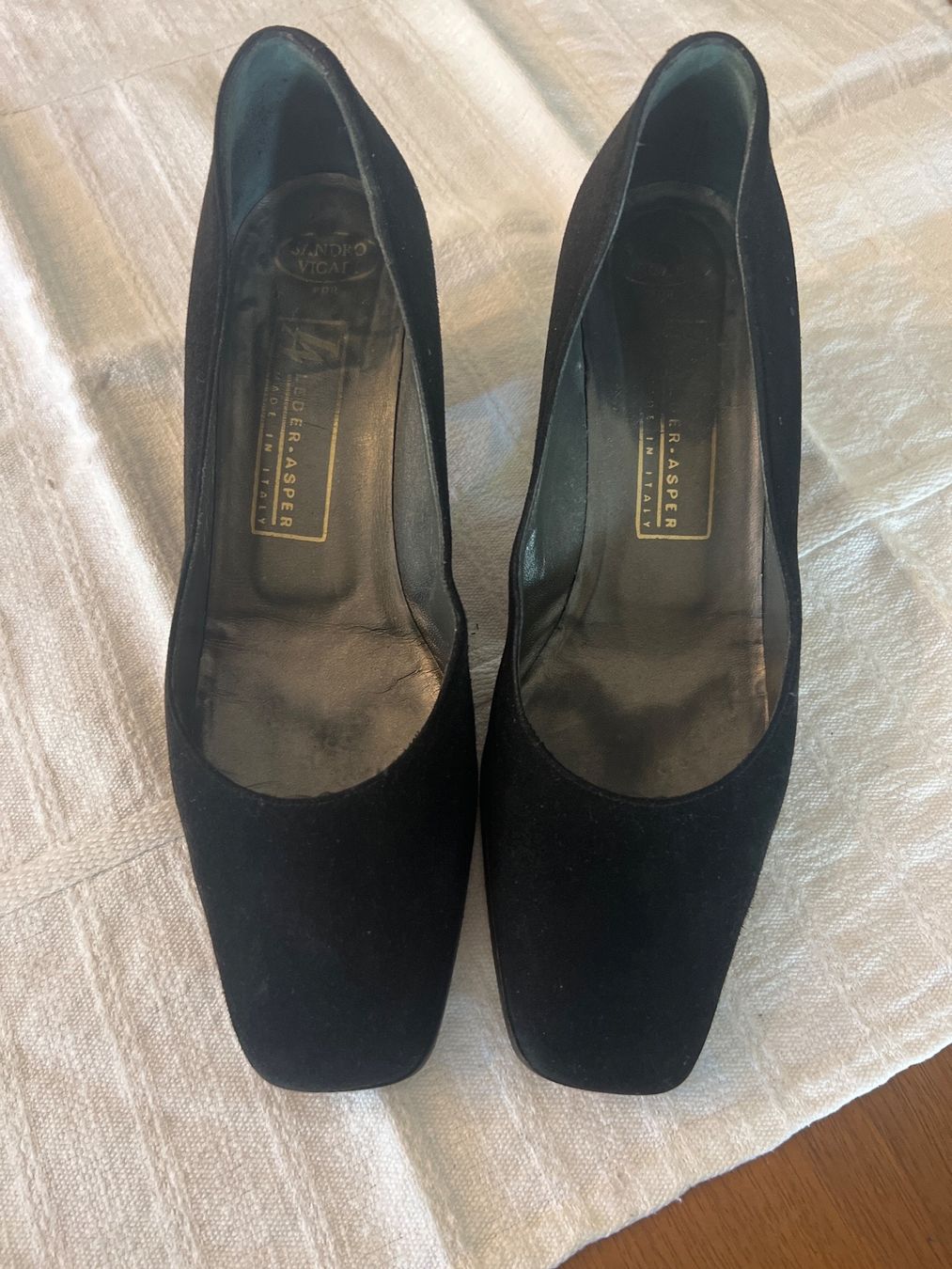 Scarpe da donna: Pumps Grösse 40, Wildleder schwarz – Usato da Forch venduto da grizzly52