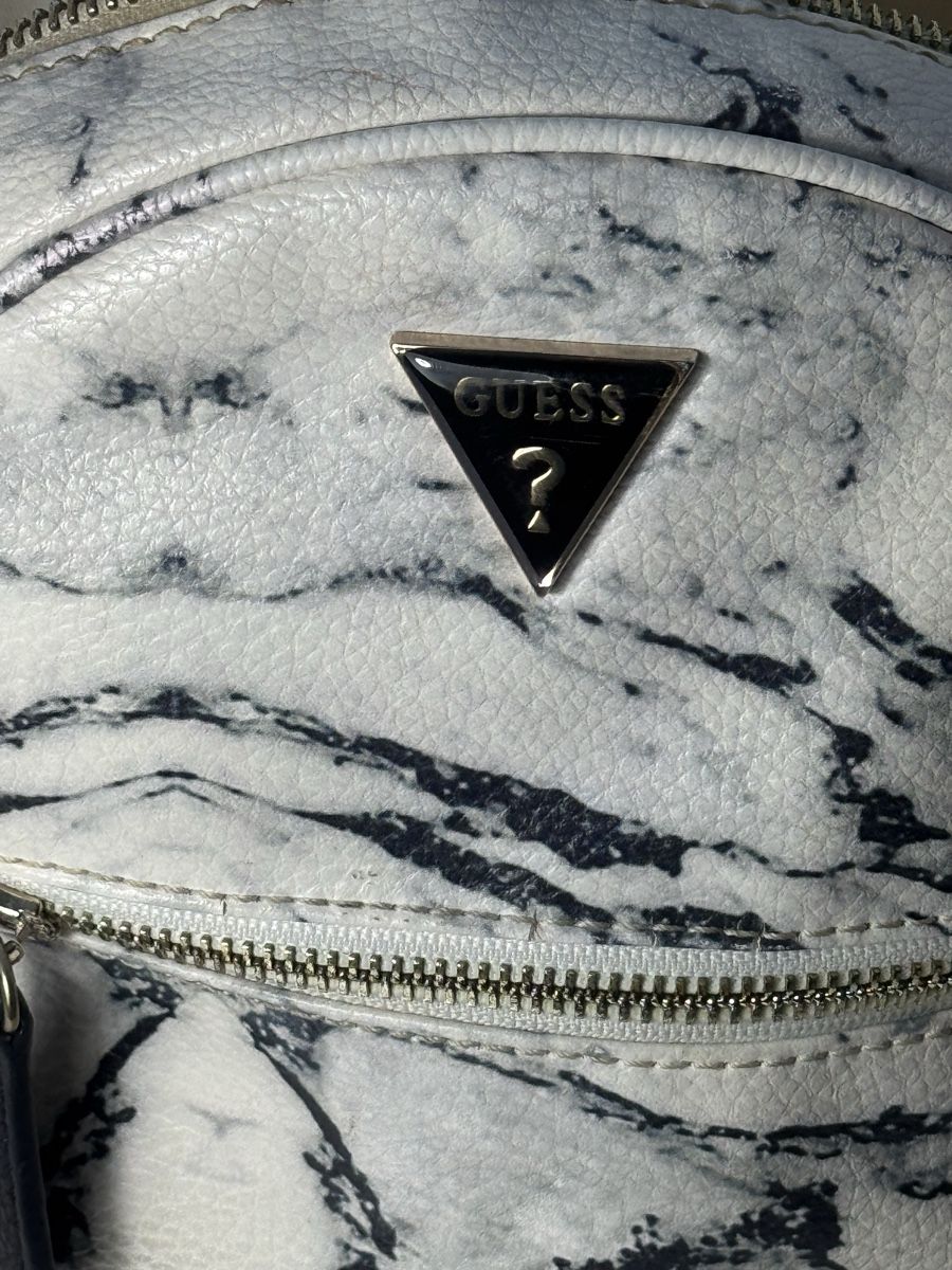 Guess Borse & Zaini: Guess Backpack white with black marble pattern used state – Usato da Hurden venduto da rac_wyf8 3