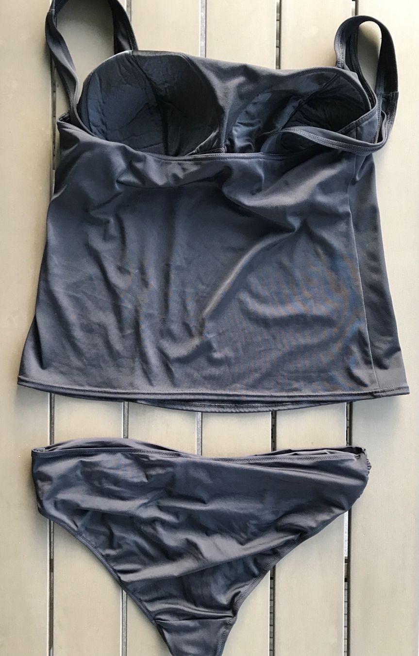 Costumi da bagno & Bikini: Tankini schwarz mit zwei Slips, Gr. 52 – Usato da Ebnat-Kappel venduto da Molton 2