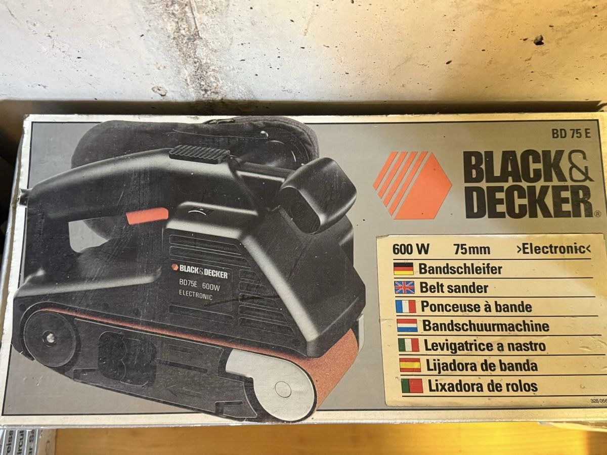 Schleifen & Polieren: Black & Decker Bandschleifer – Gebraucht aus Maisprach von 4464