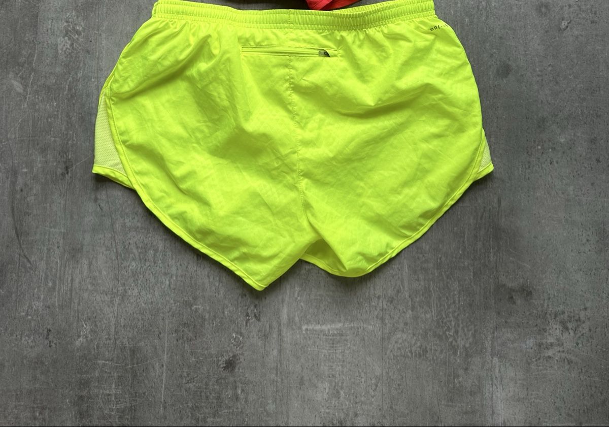 Pantaloni: NIKE Running Shorts – Usato da Basel venduto da FatmaCan52 1