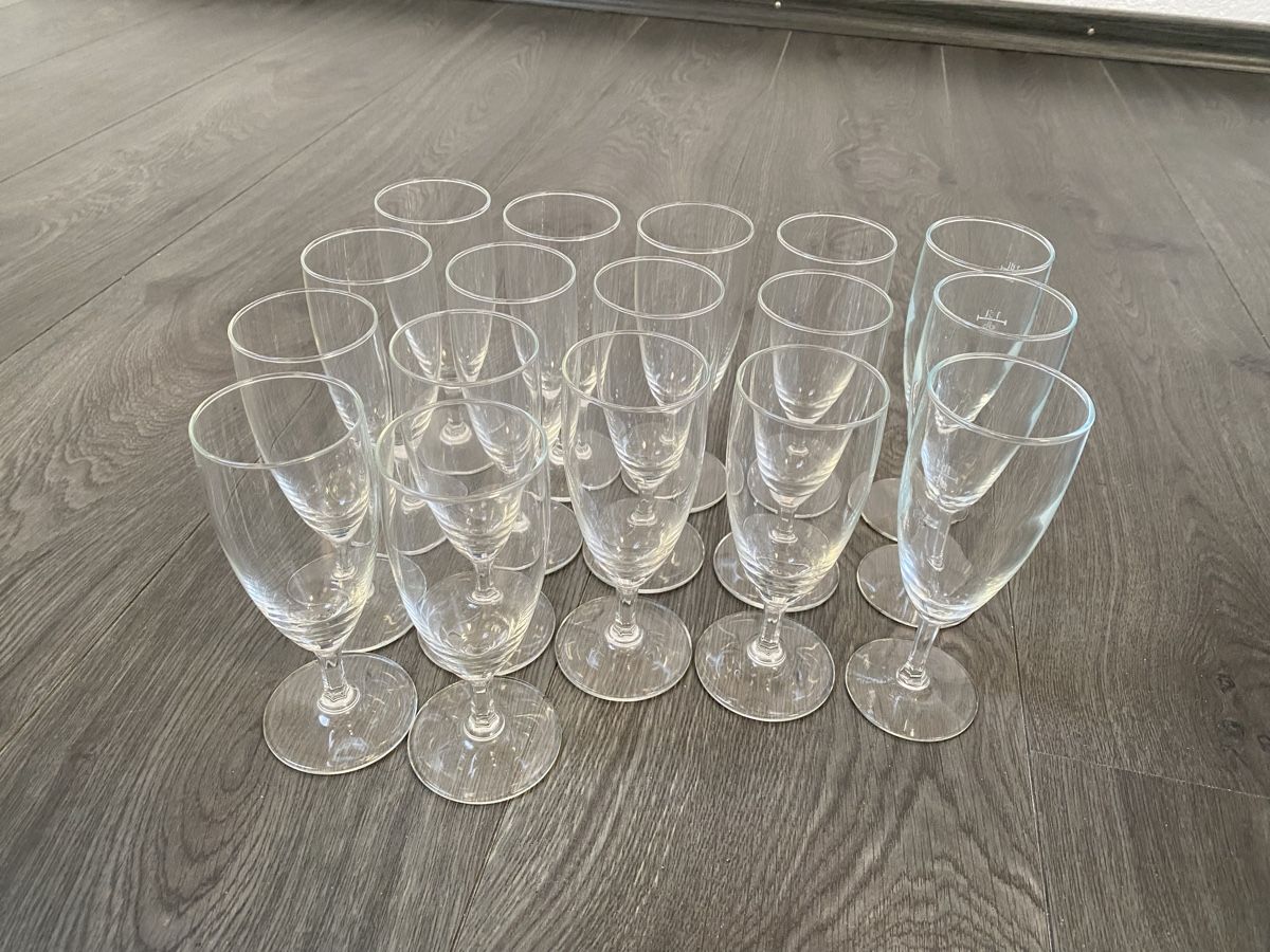 Bicchieri: 17 Champagner Gläser 1dl – Usato da Hägglingen venduto da Karin0802 3