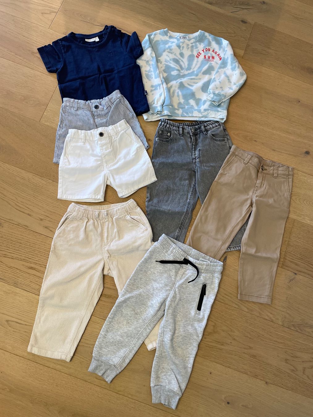 Lotti & Set di vestiti: Junge Kleiderpaket diverse Marken Grösse 92 – Usato da Dietwil venduto da fio_5j9g