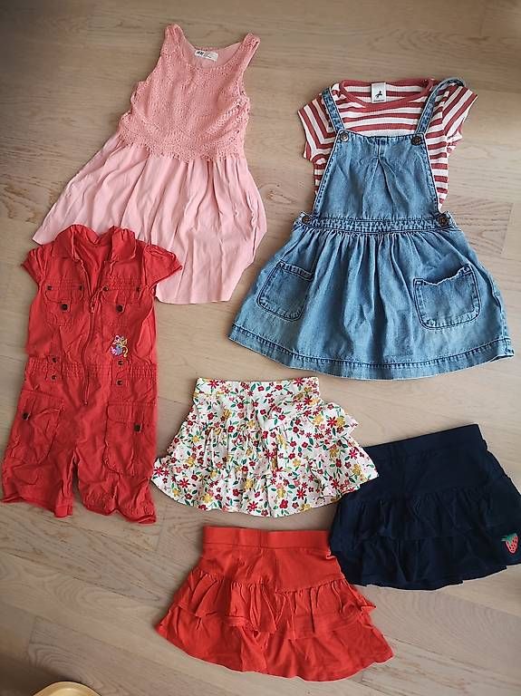 Lotti & Set di vestiti: Kleiderpaket Sommer Mädchen Gr 110-116 – Usato da Ostermundigen venduto da lid_sg9q 1