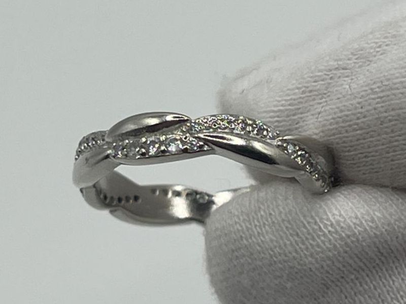 Ringe: Bague entrelacée strass en Argent 925 – Gebraucht aus Praz (Vully) von VVSWISS