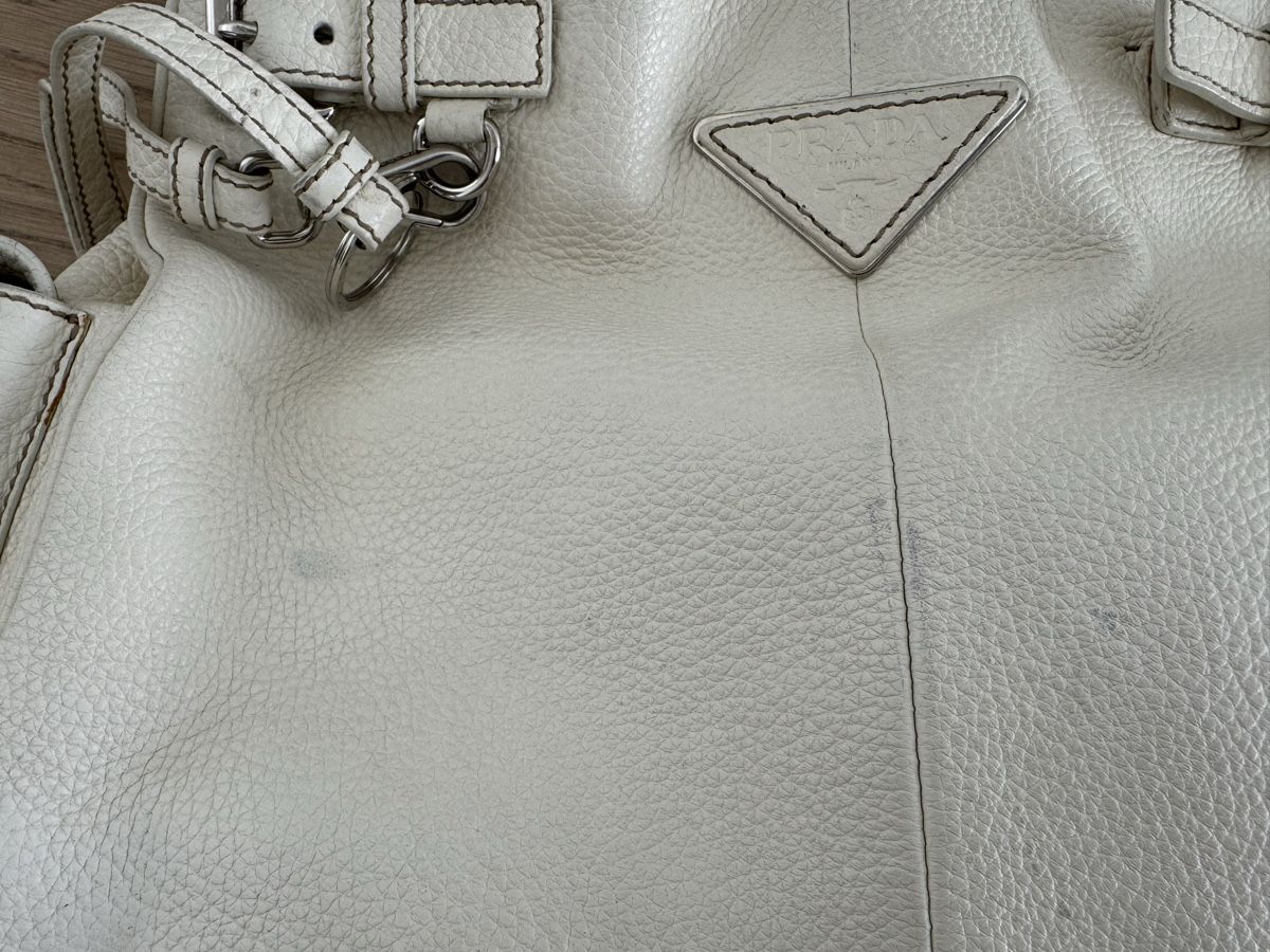 Prada Borse da donna: Vintage Prada Tasche in weiss – Usato da Zürich venduto da z00mie 1