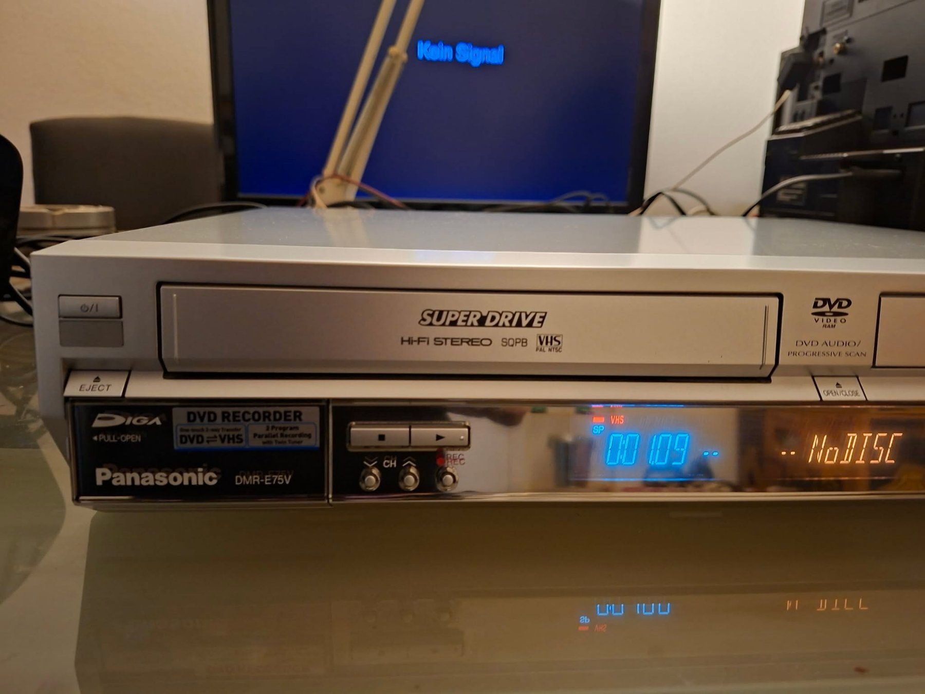 Panasonic Registratori: Panasonic DMR-E75V Kombi  DVD Recorder  und  VHS Recorder – Usato da Wittenbach venduto da Nostalgie1965 3