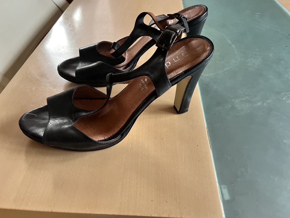 Scarpe da donna: Elegante schwarze Sandale – Usato da Hochdorf venduto da Forestgreen 1