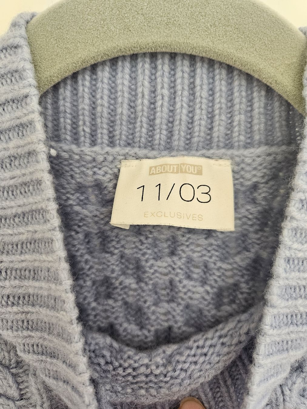 Pullover & Sweatshirts: Damen Wollpullover hellblau Grösse 38 – Gebraucht aus Jussy von hwe_zky5 6