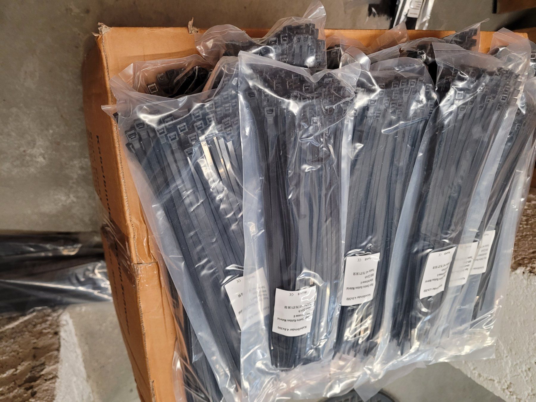 Cavi: 10,000 Stück 4.8x300 Kabelbinder – Nuovo e nell'imballaggio originale da Zürich venduto da Elektro-Material 3