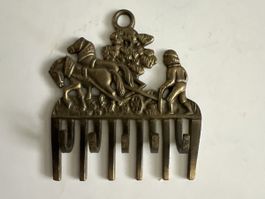 Schlüssel-Haken aus Messing mit 2 Pferden und einem Pflug