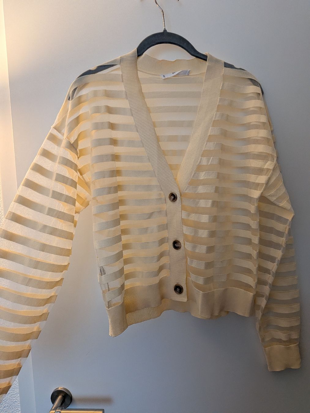 Mango Maglioni & Felpe: Mango Cardigan cream size S transparent stripe pattern – Nuovo (secondo la descrizione) da Herzogenbuchsee venduto da sdu_sbb